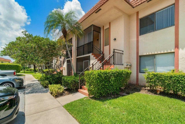 2 of 29 - 341 Lakeview Drive #203, Weston, FL