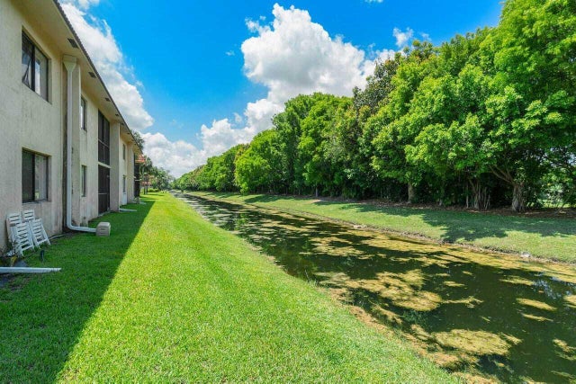 4 of 29 - 341 Lakeview Drive #203, Weston, FL