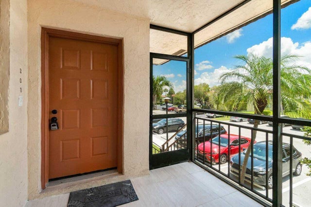 5 of 29 - 341 Lakeview Drive #203, Weston, FL