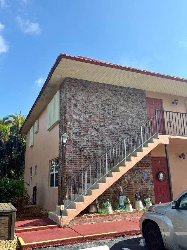 2 of 34 - 1982 Sw Palm City Road #f, Stuart, FL
