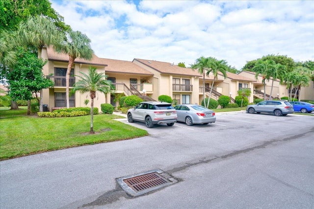 2 of 39 - 5121 Oak Hill Lane #423, Delray Beach, FL