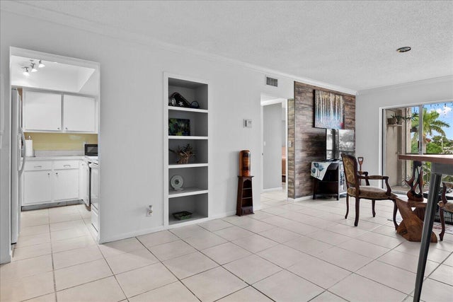 5 of 29 - 505 Spencer Drive #208, West Palm Beach, FL