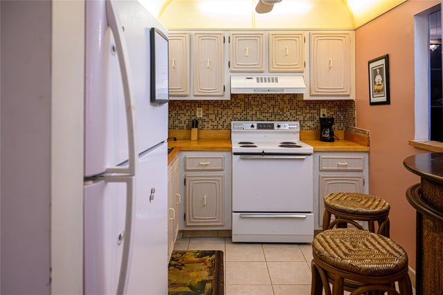 5 of 20 - 3821 Environ Boulevard #202, Lauderhill, FL