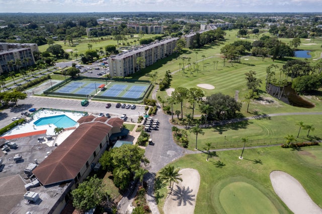 1 of 30 - 3590 Via Poinciana #607, Lake Worth, FL