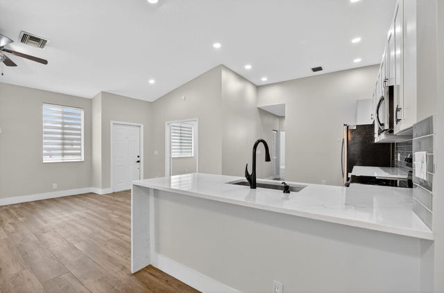 4 of 34 - 851 Nw 42 Place, Deerfield Beach, FL