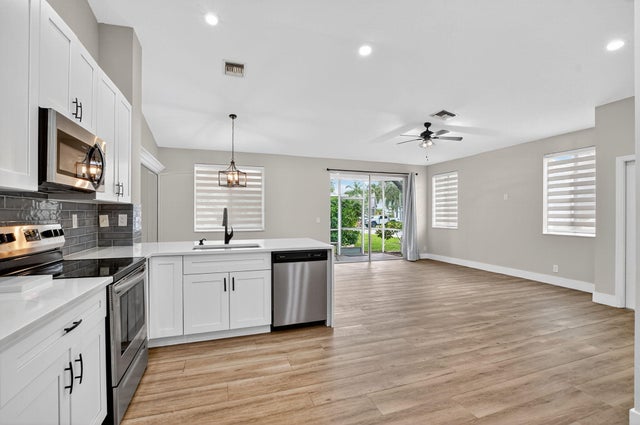 5 of 34 - 851 Nw 42 Place, Deerfield Beach, FL