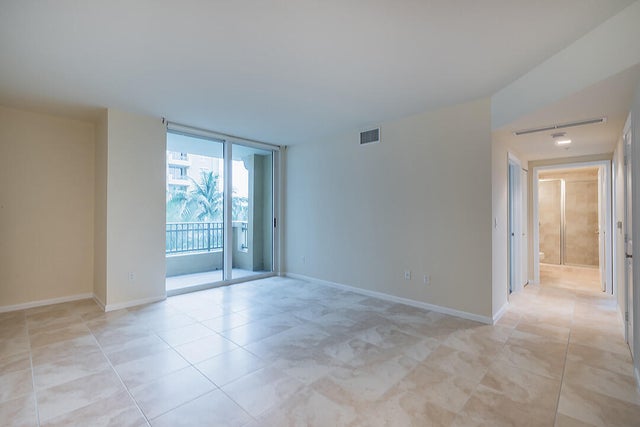3 of 15 - 403 S Sapodilla Avenue #302, West Palm Beach, FL
