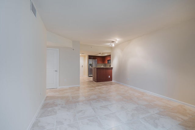 5 of 15 - 403 S Sapodilla Avenue #302, West Palm Beach, FL