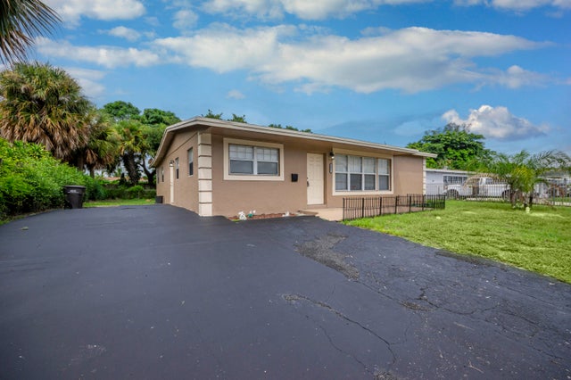 1 of 23 - 1023 N Australian Avenue, West Palm Beach, FL