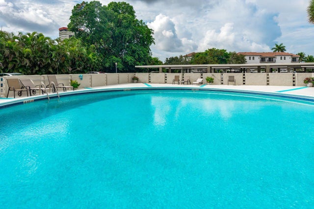 4 of 18 - 2000 Presidential Way #303, West Palm Beach, FL