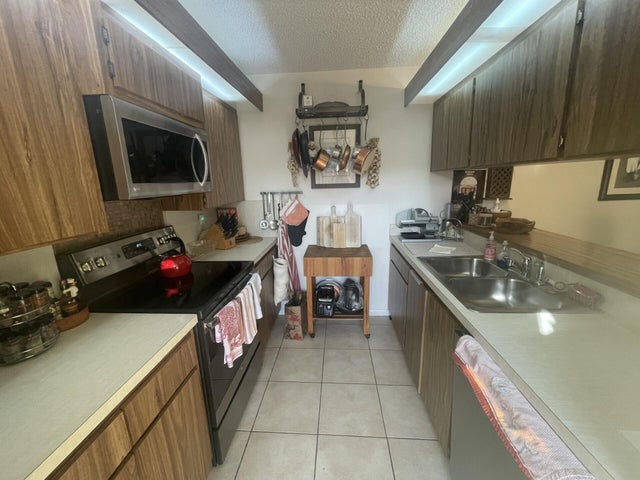 5 of 12 - 1617 16th Way, West Palm Beach, FL