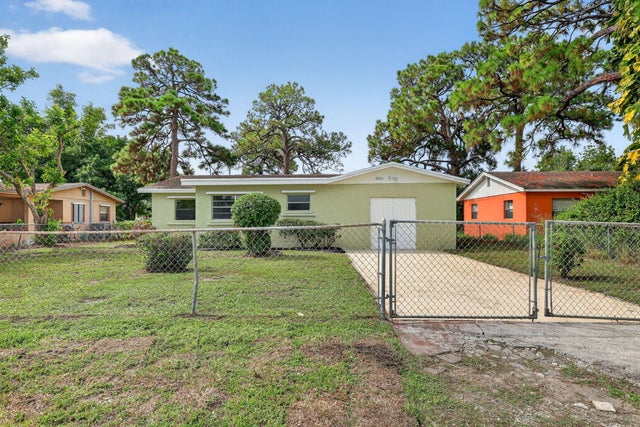 1 of 26 - 3003 Avenue M, Fort Pierce, FL