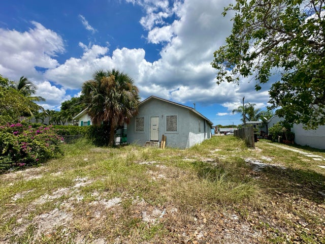 3 of 4 - 420 N H Street, Lake Worth Beach, FL