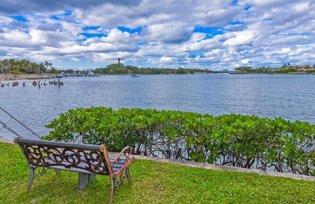 2 of 60 - 755 Saturn #h 206, Jupiter, FL