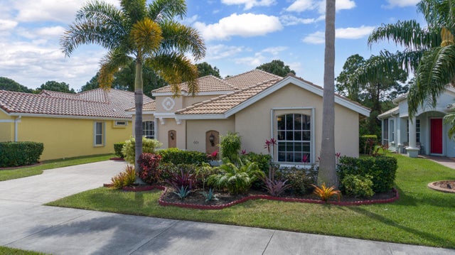 4 of 40 - 665 Sw Lake Charles Circle, Port Saint Lucie, FL