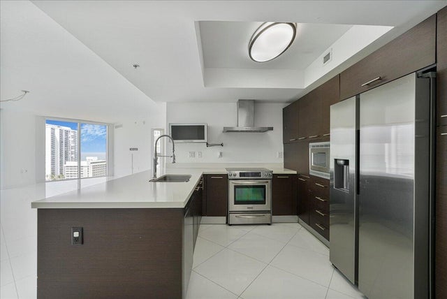 5 of 24 - 200 Sunny Isles Boulevard #2-1701, Sunny Isles Beach, FL