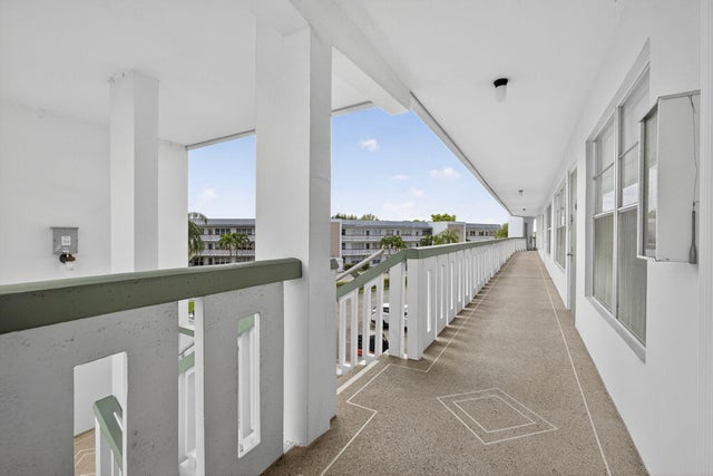 3 of 28 - 312 Wellington C, West Palm Beach, FL