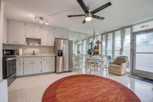 3 of 20 - 901 N Birch Road #d10, Fort Lauderdale, FL