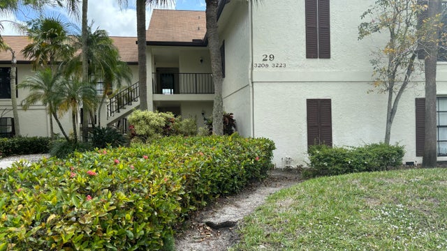 2 of 42 - 3209 Jog Park Drive #2914, Greenacres, FL