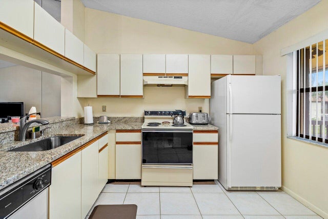 5 of 31 - 4689 Lucerne Lakes Boulevard W #203, Greenacres, FL