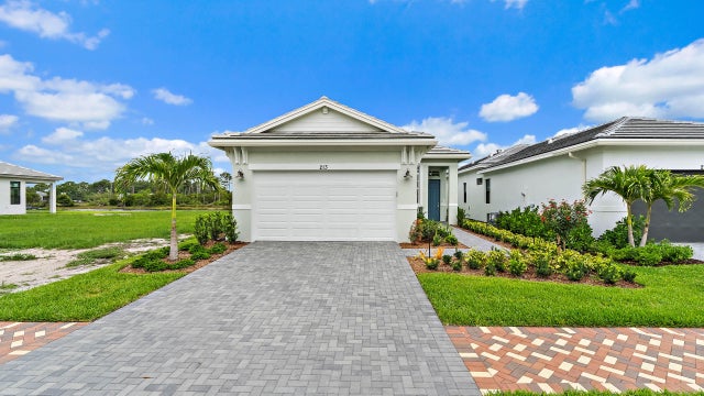 1 of 13 - 213 Se Via Sangro, Port Saint Lucie, FL