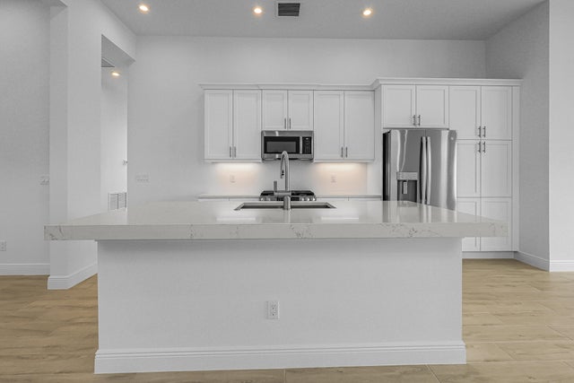 2 of 13 - 213 Se Via Sangro, Port Saint Lucie, FL