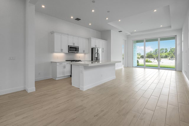 3 of 13 - 213 Se Via Sangro, Port Saint Lucie, FL
