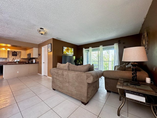 5 of 24 - 239 Se Village Drive #239, Port Saint Lucie, FL