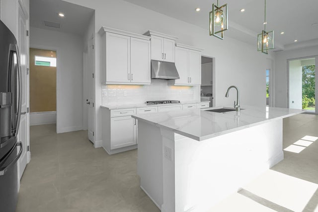 2 of 15 - 399 Se Via Sangro, Port Saint Lucie, FL