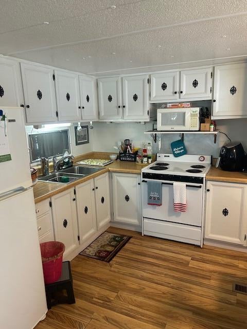 3 of 9 - 143 Se Easy Street, Stuart, FL
