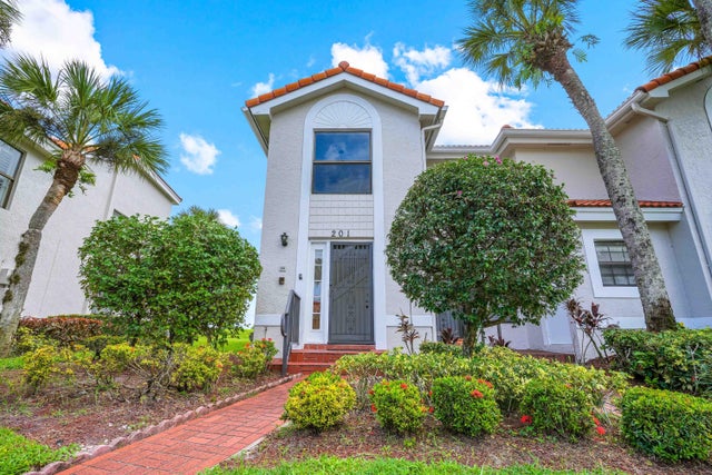 3 of 67 - 10910 Lakemore Lane #201, Boca Raton, FL