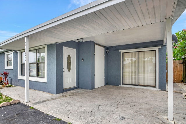 4 of 38 - 5620 S 38th Street, Greenacres, FL