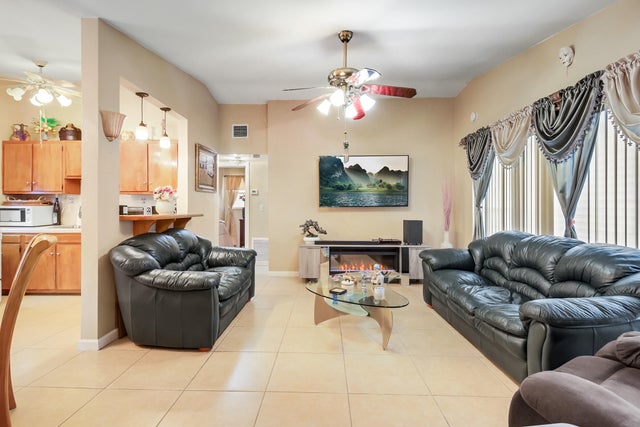 4 of 25 - 577 Tallulah Road, Lake Worth, FL