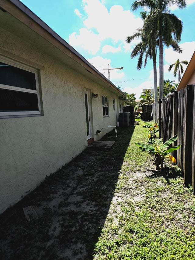 5 of 19 - 646 Ne 2nd Place, Dania Beach, FL