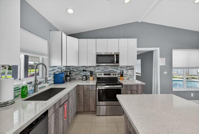 3 of 11 - 1700 Nw 28 Avenue, Fort Lauderdale, FL