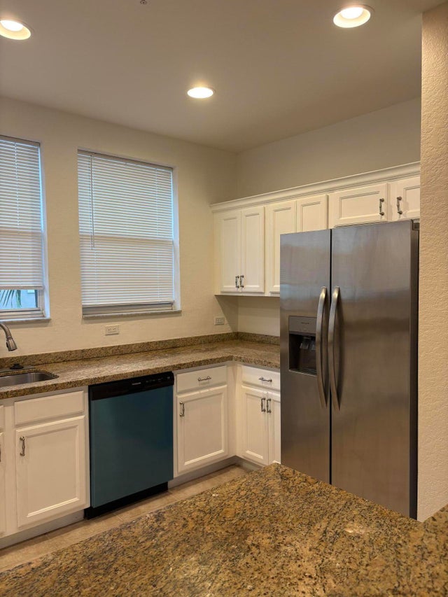 4 of 28 - 833 Millbrae Court #4, West Palm Beach, FL