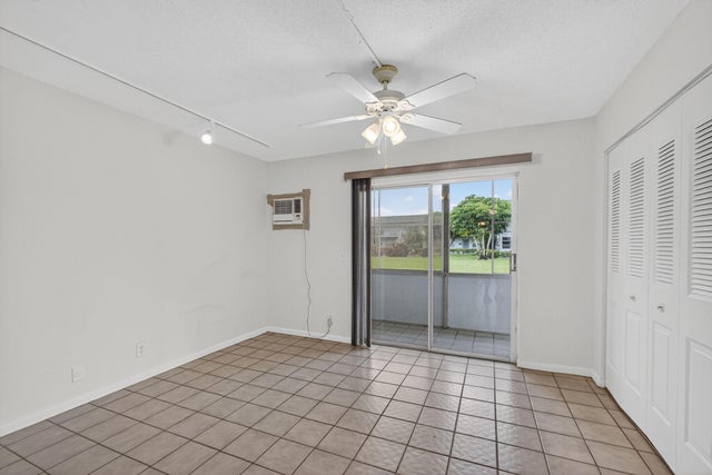 4 of 28 - 7 Dorchester A, West Palm Beach, FL