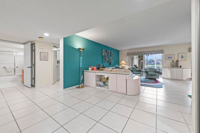 3 of 31 - 9975 Seacrest Circle #102, Boynton Beach, FL