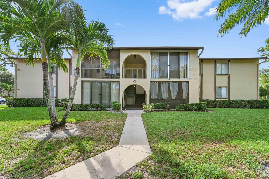 223 Pine Hov Circle #a-2, Greenacres
