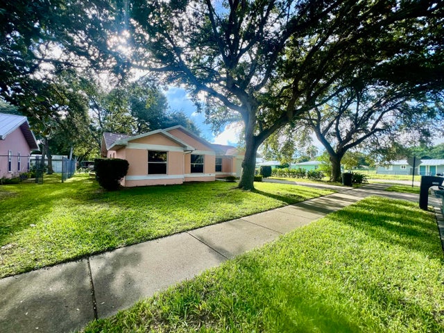 4 of 39 - 1200 Palm Walk Lane, Fort Pierce, FL