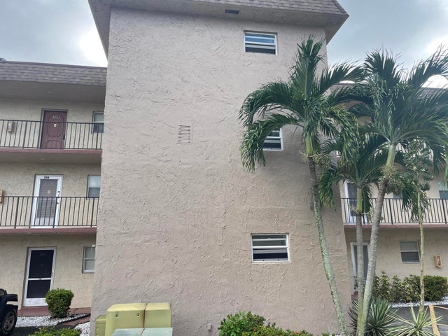 5 of 70 - 705 Lori Drive #206, Palm Springs, FL