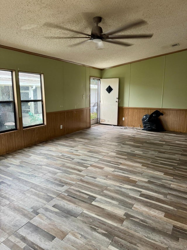 4 of 18 - 30 Plantation Blvd, Lake Worth, FL