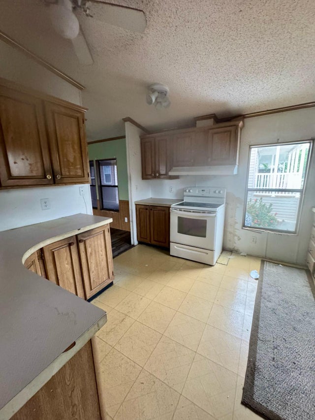 5 of 18 - 30 Plantation Blvd, Lake Worth, FL