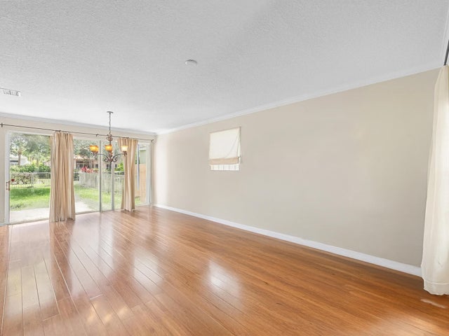 5 of 29 - 168 Canterbury Place, Royal Palm Beach, FL