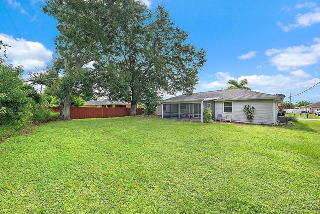 3 of 32 - 1433 Sw San Esteban Avenue, Port Saint Lucie, FL