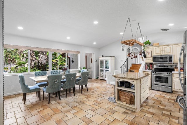 3 of 27 - 1290 Ne 4th Avenue, Boca Raton, FL