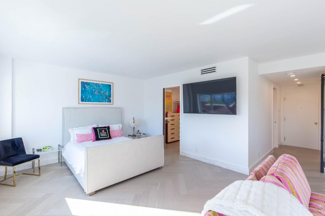 4 of 27 - 250 Bradley Place #502, Palm Beach, FL