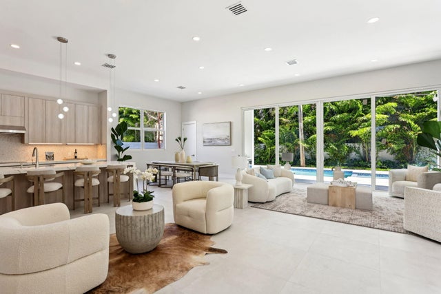 4 of 49 - 827 N Lake Avenue, Delray Beach, FL