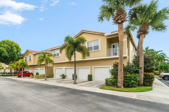 1 of 36 - 112 Lighthouse Circle #d, Tequesta, FL