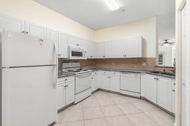 5 of 36 - 112 Lighthouse Circle #d, Tequesta, FL
